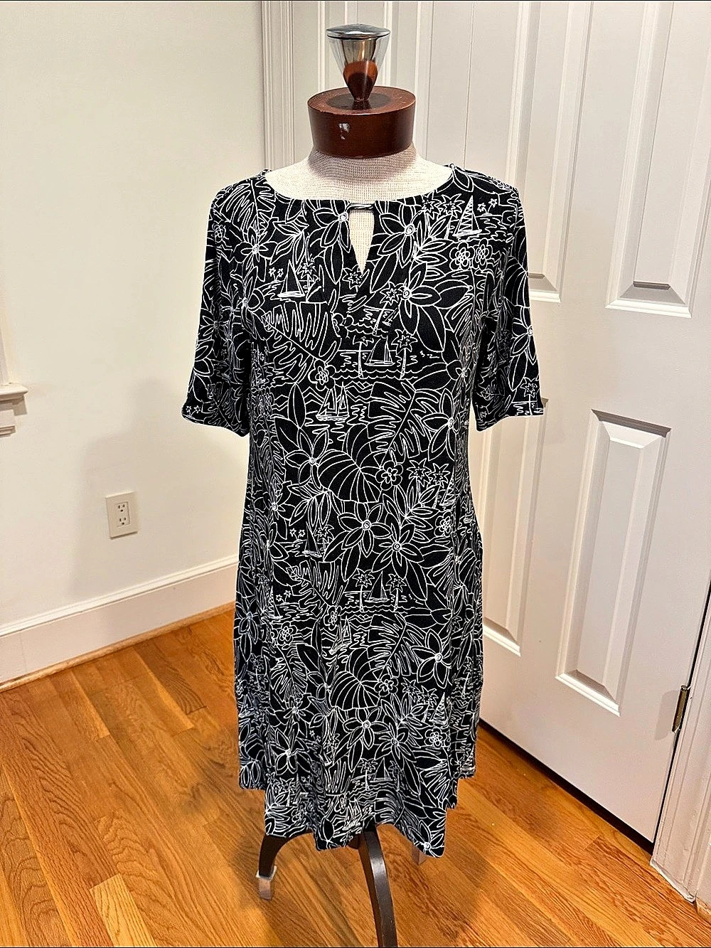 Chico's Floral Mini Dress in Black & White Size 1
